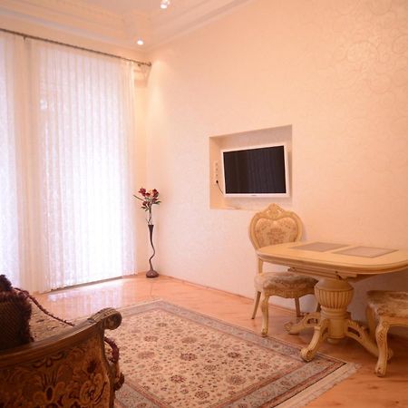Apartment for Rent on Deribasovskaya street Odessa Eksteriør bilde
