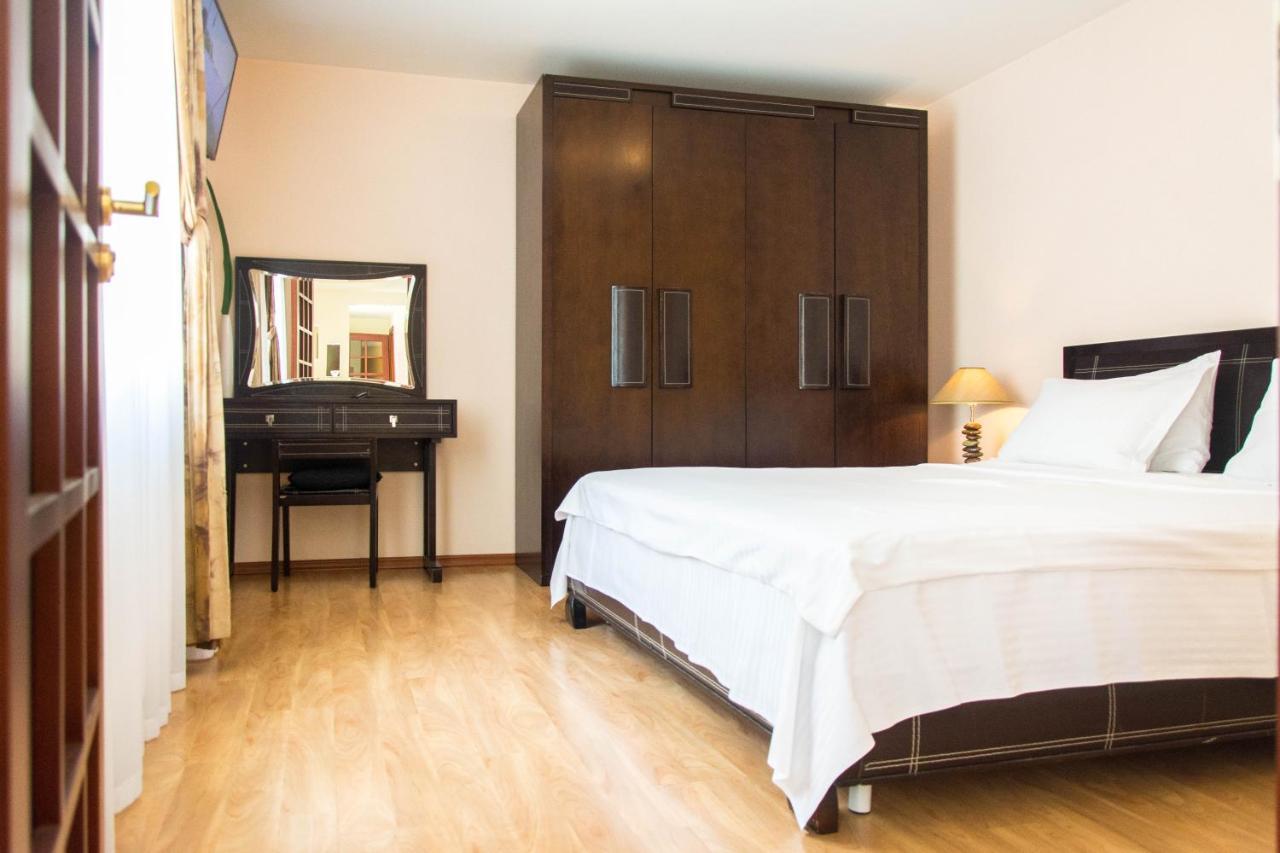 Apartment for Rent on Deribasovskaya street Odessa Eksteriør bilde