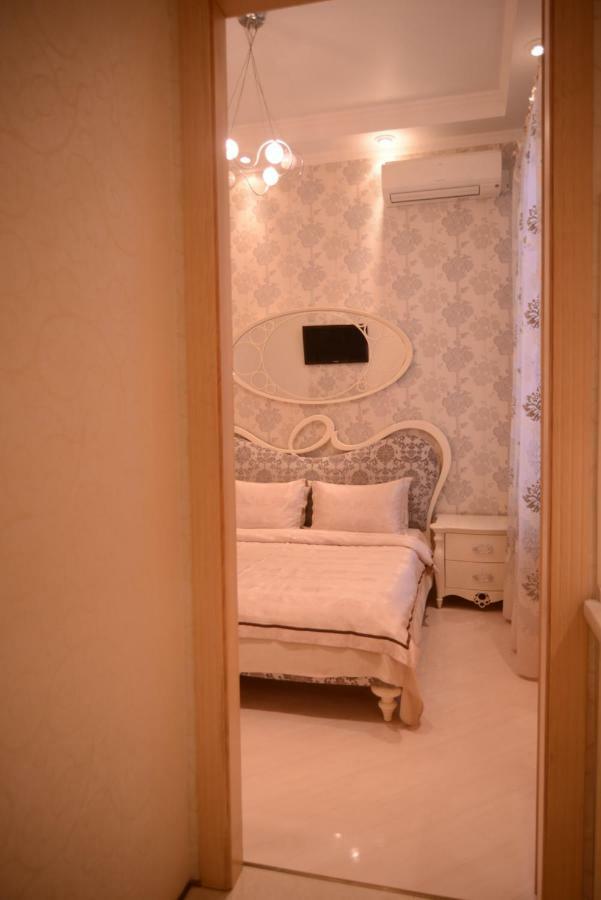 Apartment for Rent on Deribasovskaya street Odessa Eksteriør bilde