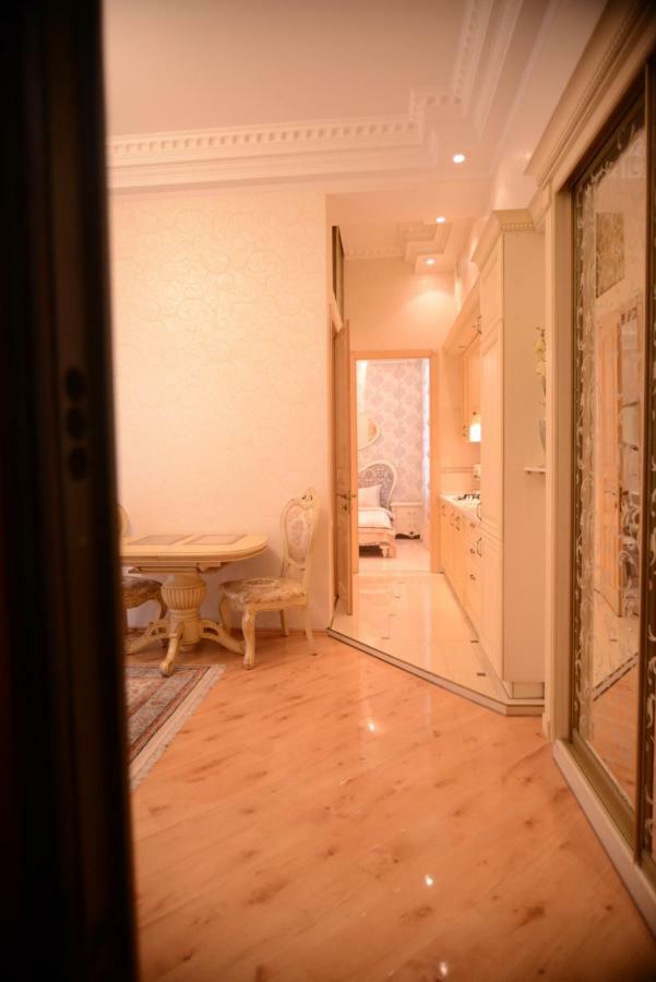 Apartment for Rent on Deribasovskaya street Odessa Eksteriør bilde